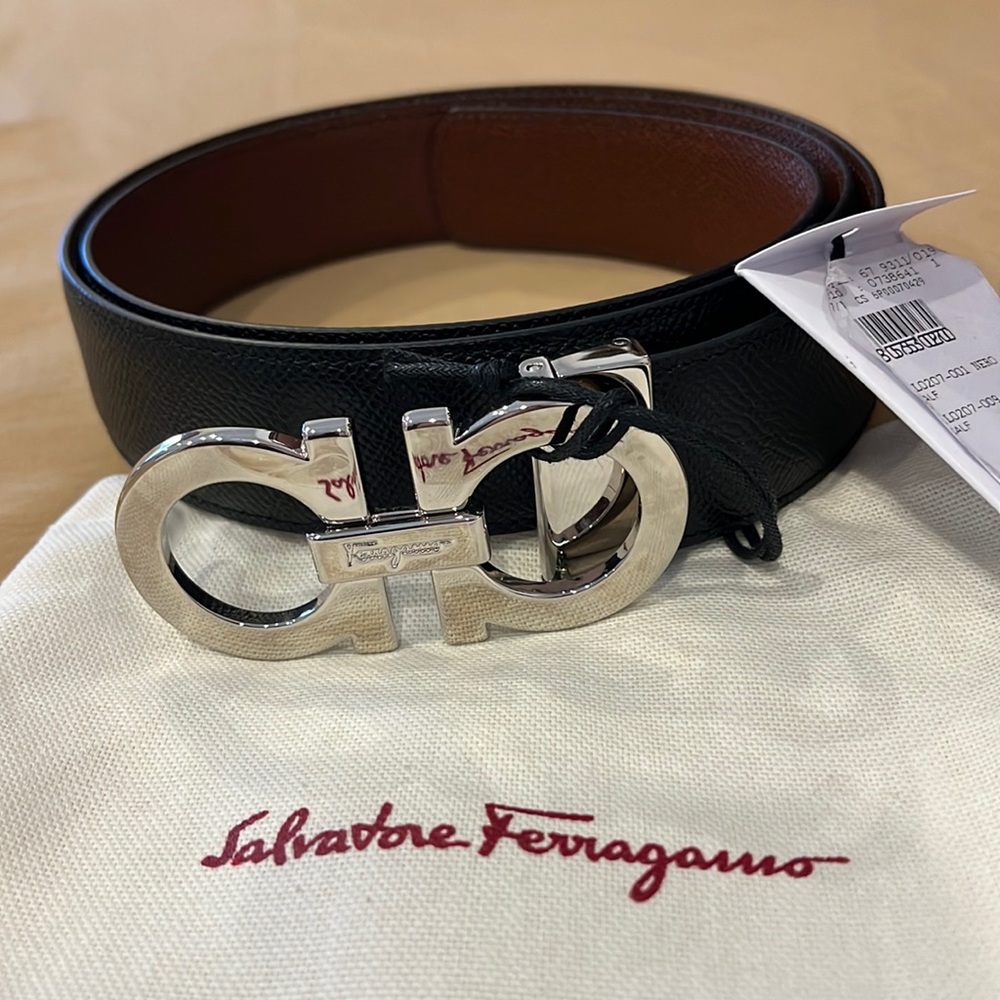 Salvatore Ferragamo reversible, gnu size 40